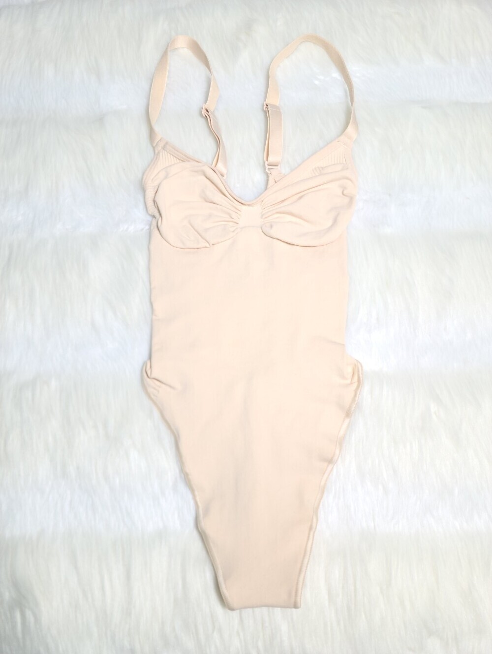 SKIMS Seamless Sculpt Thong Bodysuit Sand XS NEW